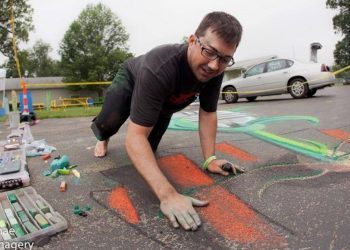 Chicago Chalk Artist Coming to East Bridge Art Festival