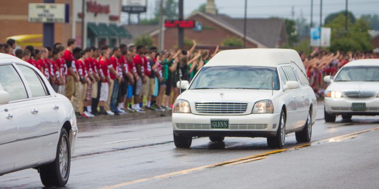 Hundreds Line Highway to Say Farewell