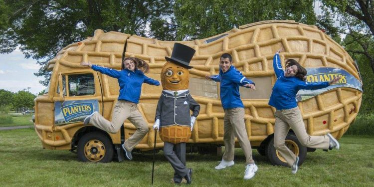 Planter’s NUTmobile to Participate in Christmas Parade