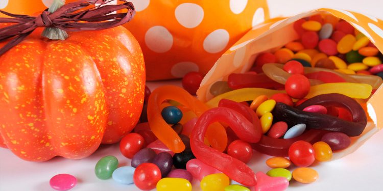 How to Make Trick-Or-Treating Fun for Kids with Food Allergies