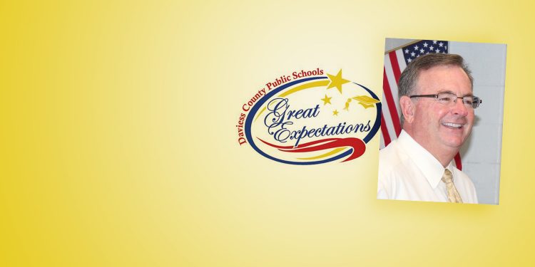 Owens Saylor named 2016 Kentucky Superintendent of the Year