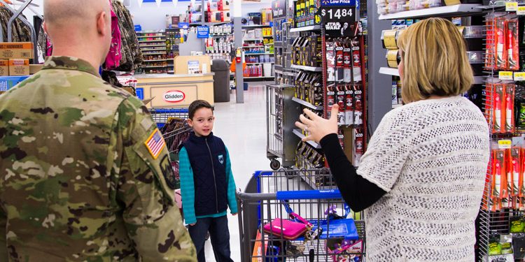 Soldiers Fill Christmas Wishlist