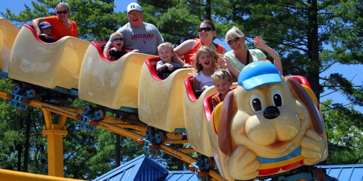 Holiday World Hiring 2,200 Workers for 70th Season