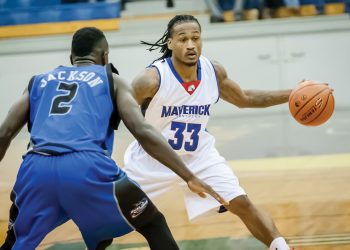 Mavericks Begin Divisional Playoffs