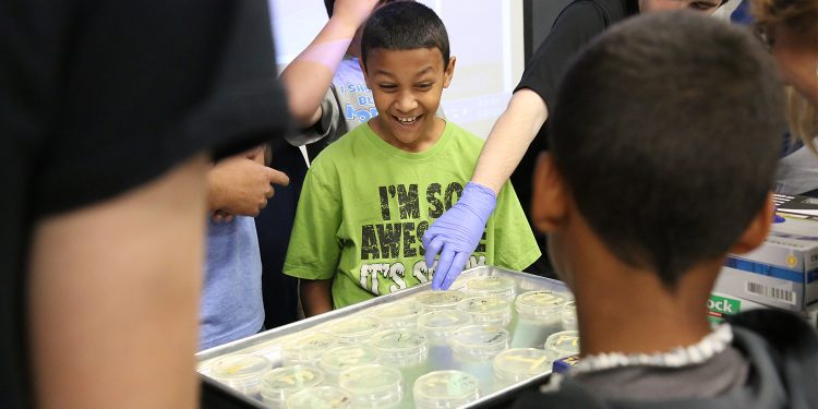 High School Students Mentoring Estes Elementary Students