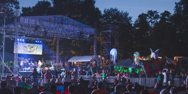 Large Crowd Beats the Heat at ROMP