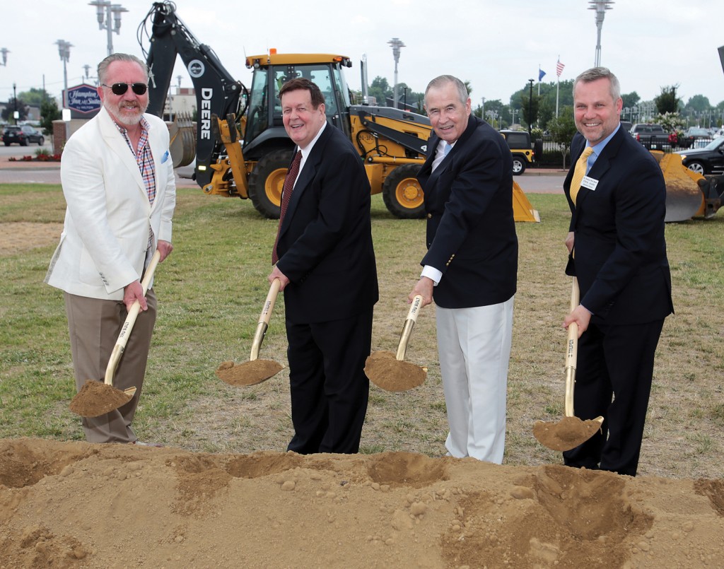 Bluegrass---Mike-Simpson-Past-Chair-of-Museum-2C-Terry-Woodward-2C-Mayor-Ron-Payne-and-Chris-Joslin-(2)