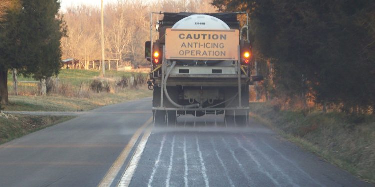KY Highway Crews Pre-Treating For Snow