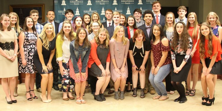 Independence Bank Awards Record Number of Scholarships in 2017