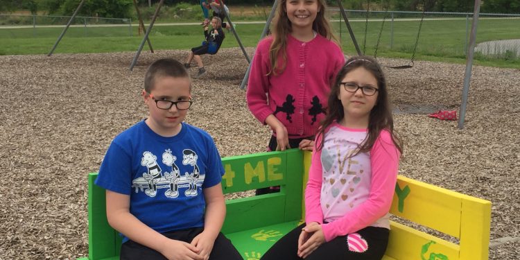 ‘Buddy Bench’ Designed to Help Kids Make New Friends
