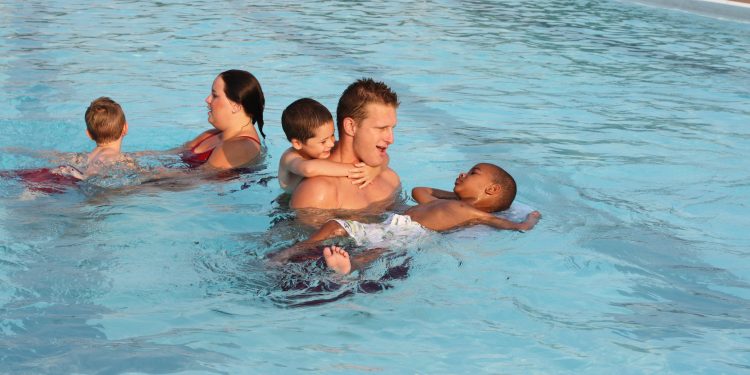 Parent/Tot Open Swim at Cravens Pool; Swim Lessons at Combest