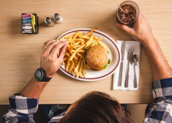 Huddle House Grand Opening
