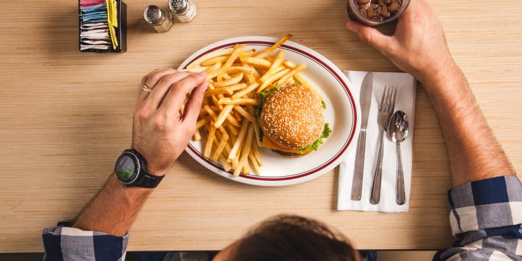 Huddle House Grand Opening