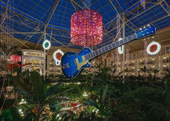 Gaylord Opryland Adds Half-a-million More Lights to A Country Christmas Celebration