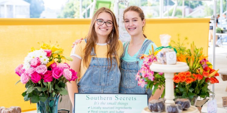 Mackenzie and Taylor Mahlinger of Southern Secrets