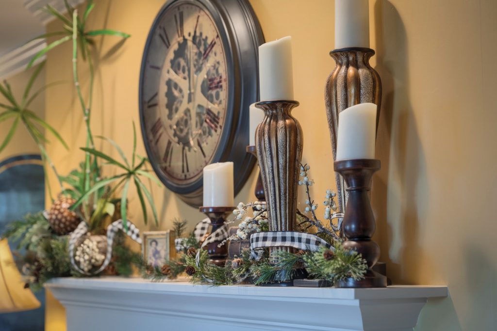 Mantle decorated for Christmas