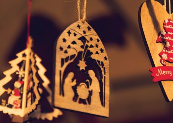 Hanging wood Christmas Ornaments